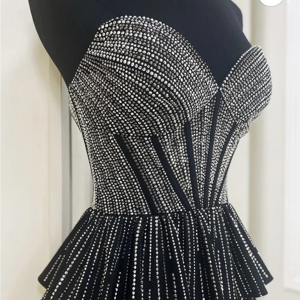 Glitter Black Strapless A- line Dress. Perfect HOMECOMING DRESS! NEW WITH TAGS.